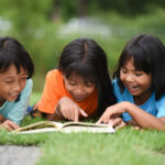 anak membaca buku (Freepik/jcomp)